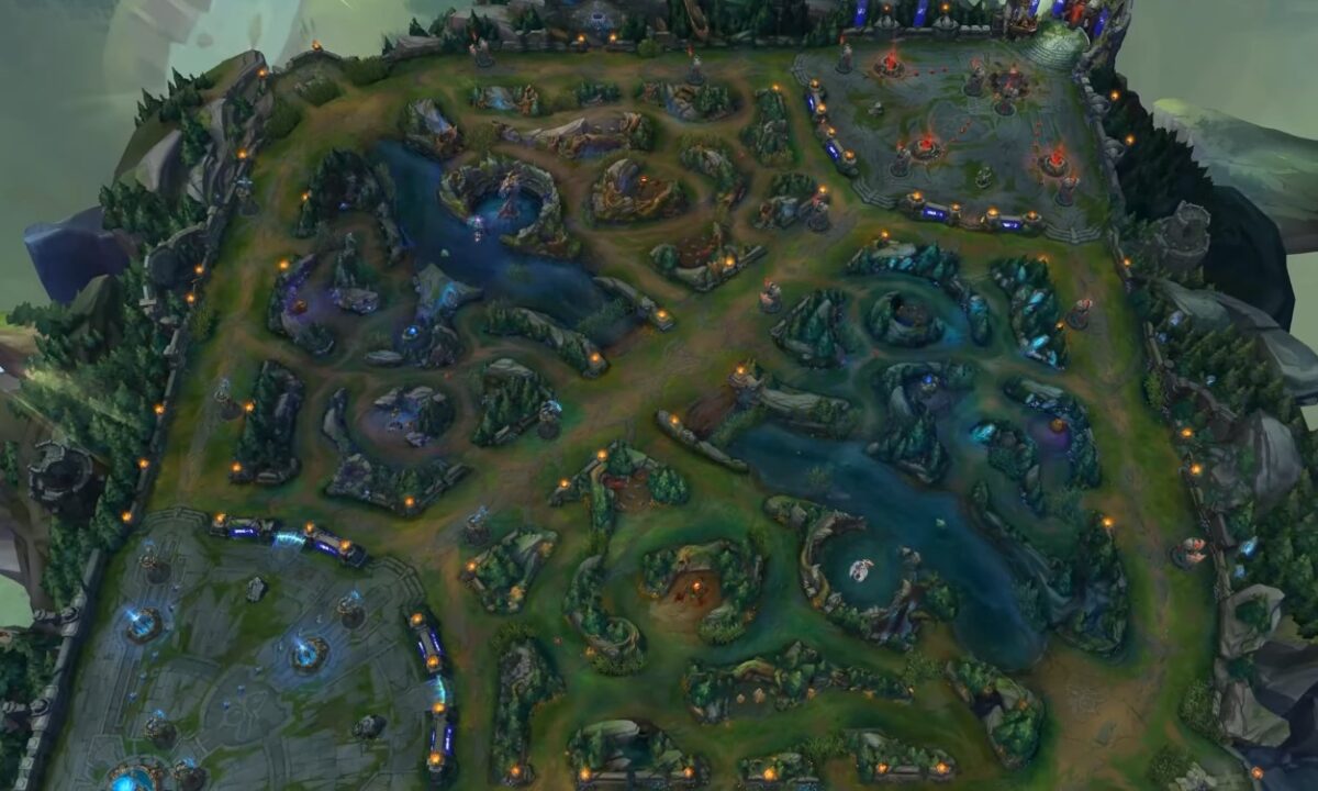 showcasing summoner's rift, the main map in league of legends