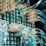 The current image has no alternative text. The file name is: Fiber-optic-network-explained-the-key-to-faster-more-reliable-connections.webp