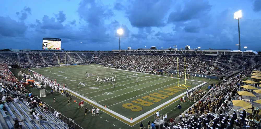 College Football 25 vs Madden 25: Breaking Down the 2025 Gridiron Giants