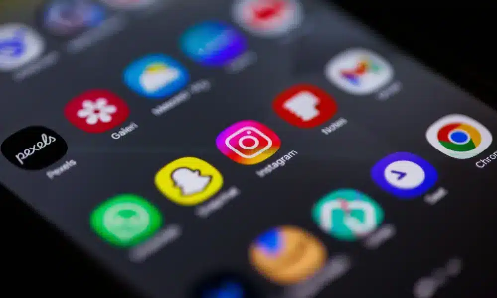 How Do I Change Icons on iPhone? 7 Easy Ways