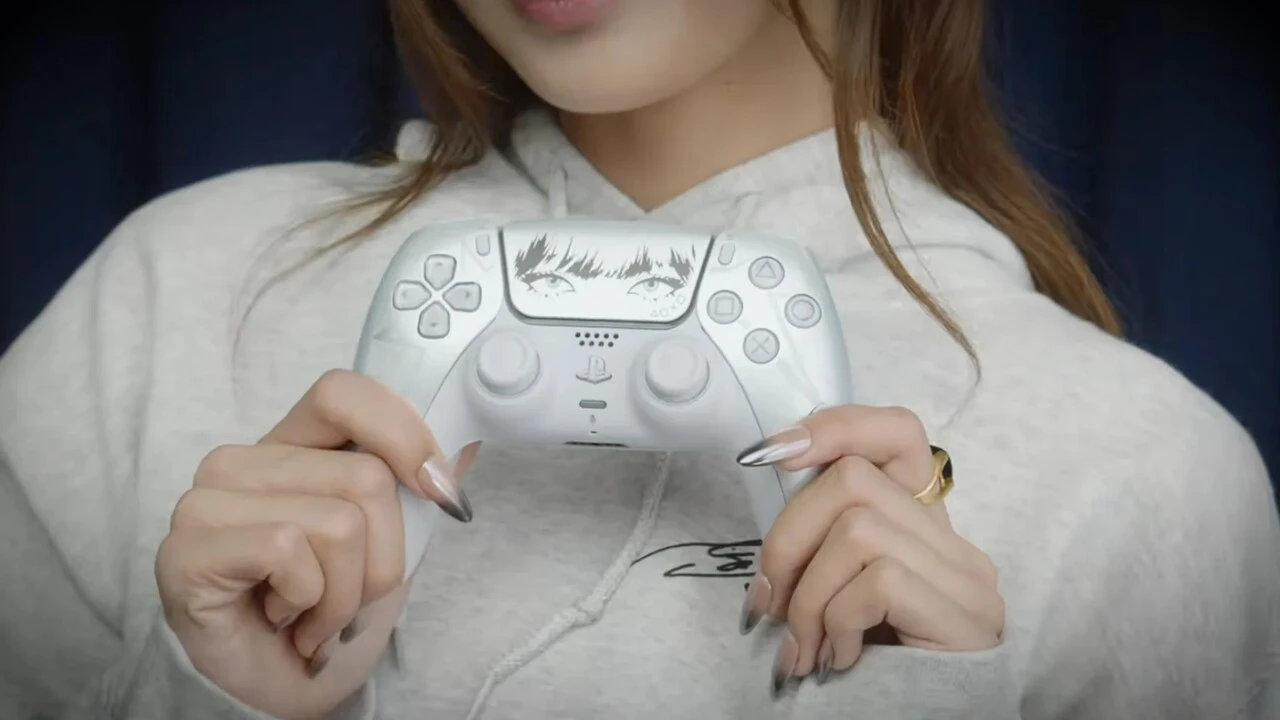 lisa playstation controller